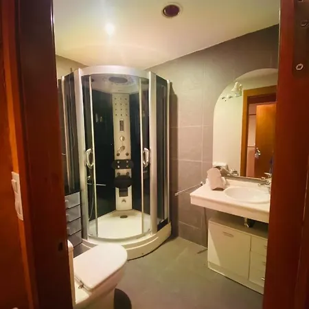 Estudio Edificio Serraneu Asn Apartamento *